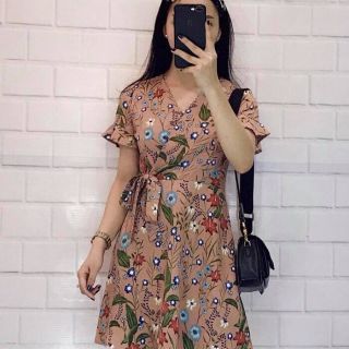 Đầm hoạ tiết hoa 2 màu xinh lung linh