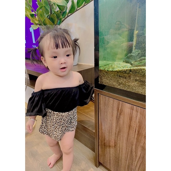 Pass set rời trễ vai + quần + turban của bé