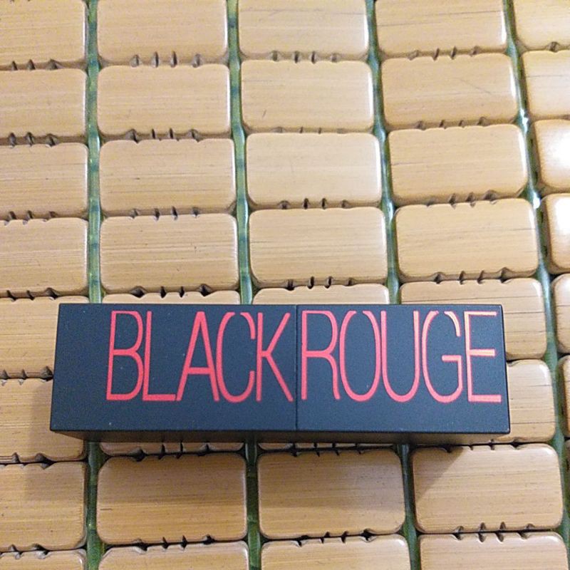 Son black rouge