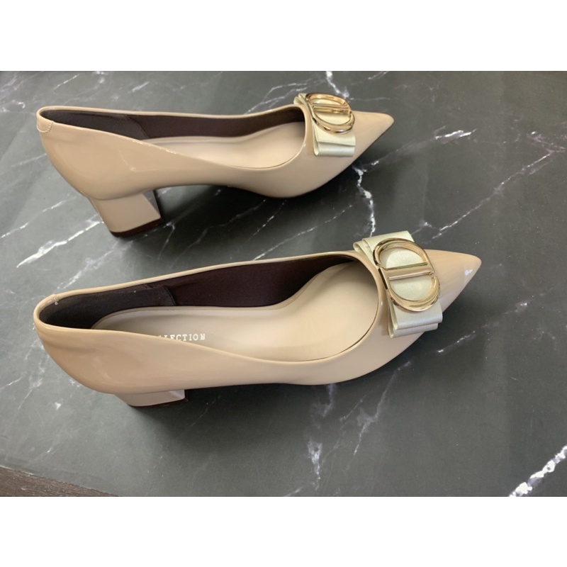 Giày mũi nhọn nơ da bóng