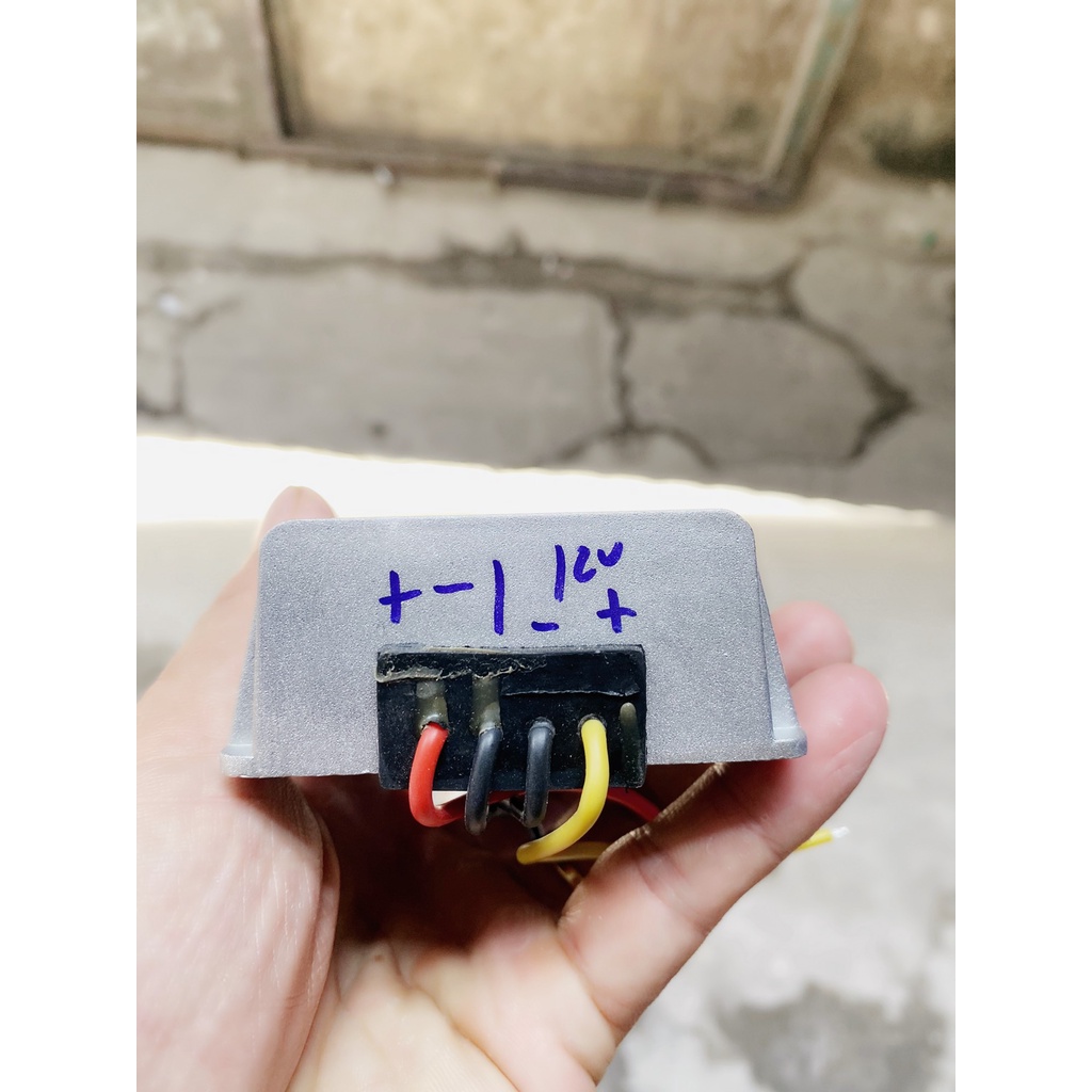 Thiết bị chuyển đổi dòng điện 60V xuống 12V 10A chống nước