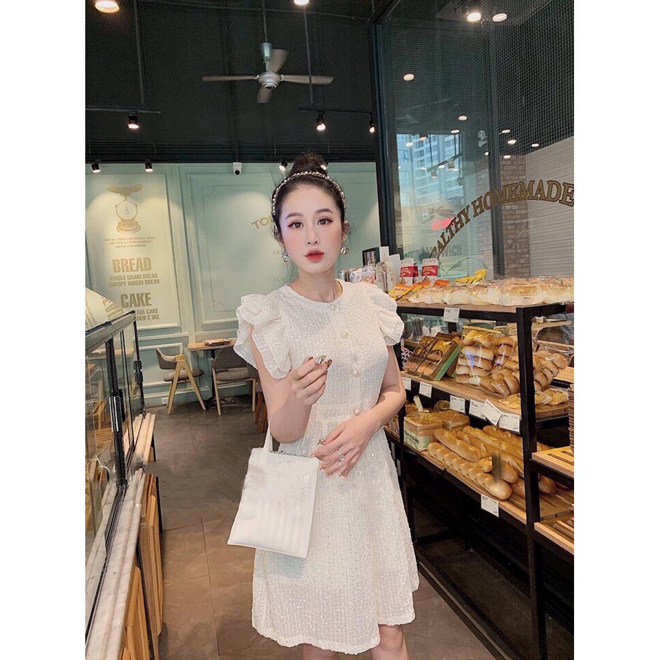 Váy ren đính cúc ngọc