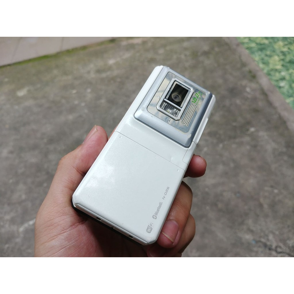 Điện thoại NEC N-02B màu trắng