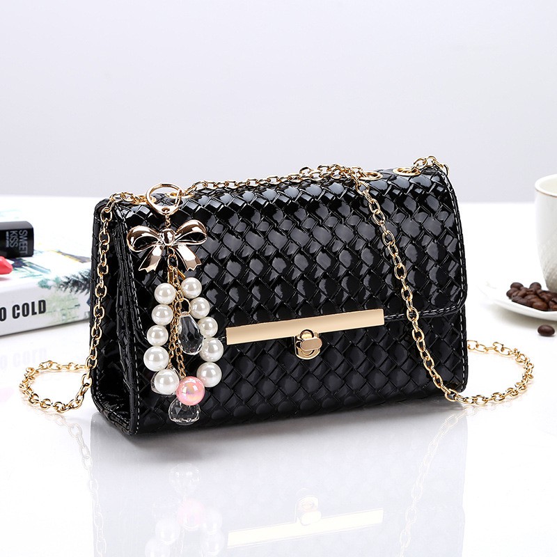 Túi Đeo Chéo Khóa Gài T22 Caro Đen