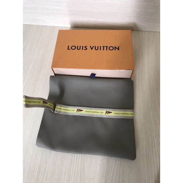 Túi Louis Vuitton