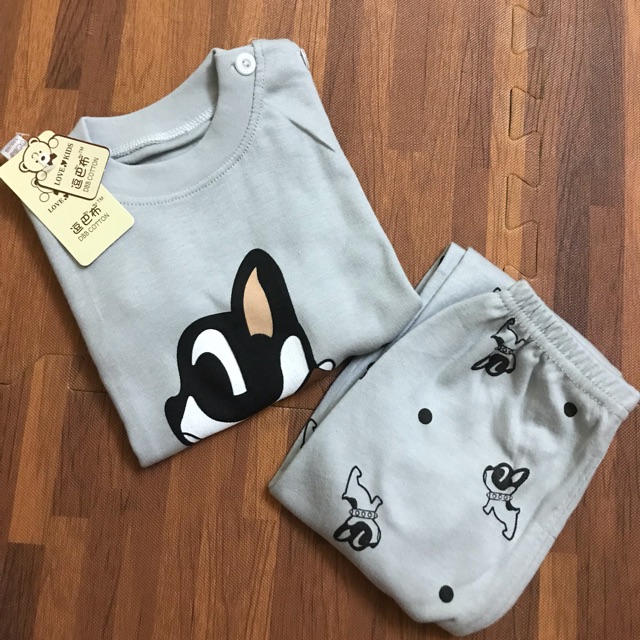 Bộ cho bé gai còn full sz 73-100 ạ Ảnh thật e chụp nha. Chất đẹp nên mn yên tâm ạ🌸🌸