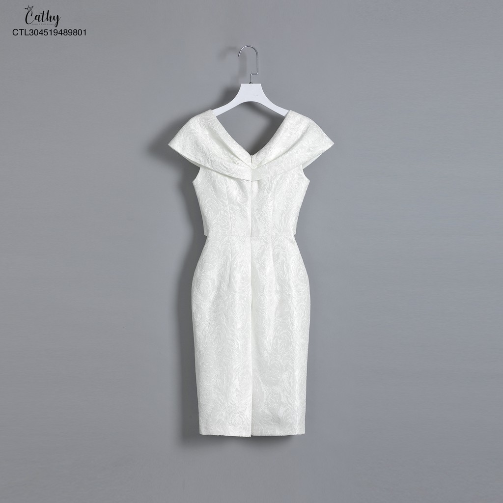 Đầm bút chì Cathy Clans vai phủ xoắn ngực hoa nở trắng | BigBuy360 - bigbuy360.vn