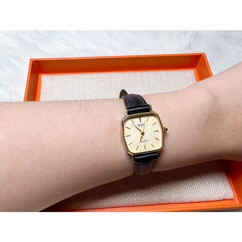 Đồng hồ nữ Seiko