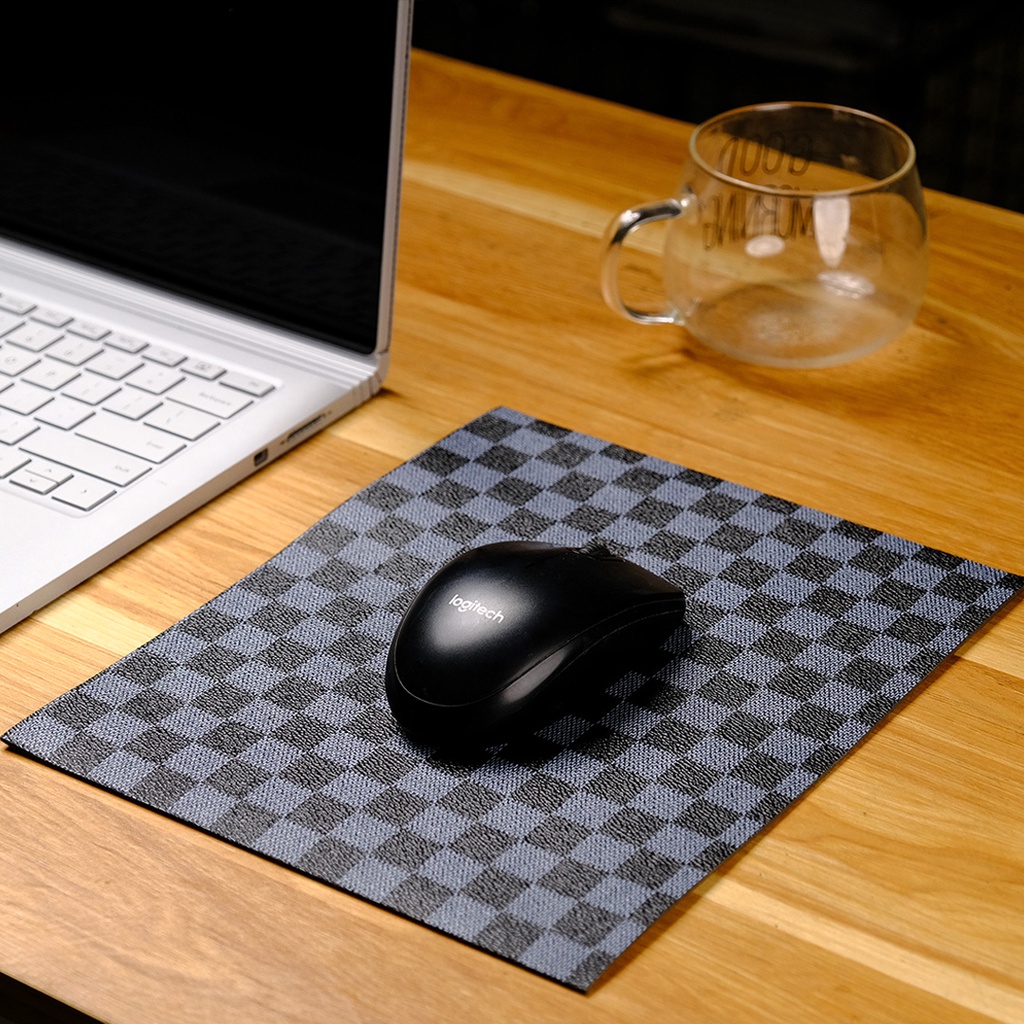 Lót chuột máy tính trang trí bàn làm việc văn phòng bằng da LV Dior cao cấp LOT