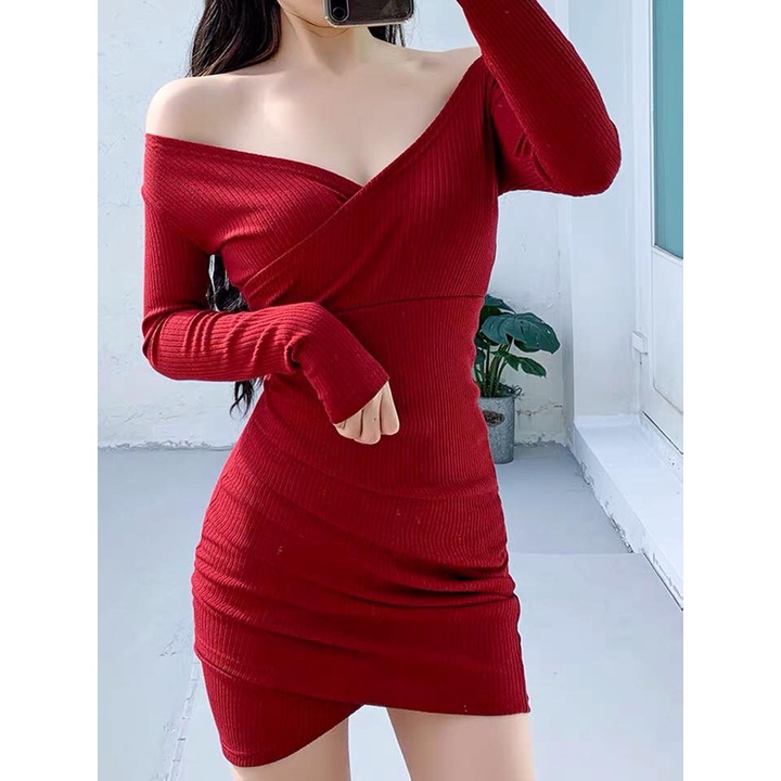 Đầm váy nữ cổ V tay dài thân xếp ly dáng ôm body màu Đỏ trẻ trung, quyến rũ cho quý cô dự tiệc, hoặc dạo phố siêu xinh | BigBuy360 - bigbuy360.vn