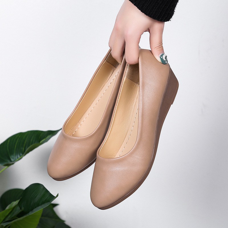 Giày bít nữ da mềm đế xuồng cao 3cm đen nâu kem