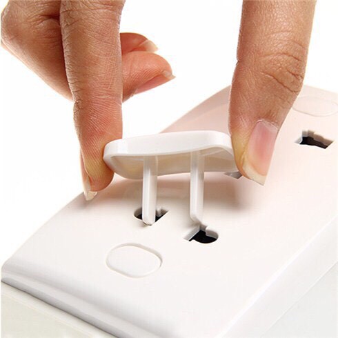 Nút Bịt Ổ Điện Chống Giật 2 Chân Nhỏ Gọn An Toàn Cho Bé