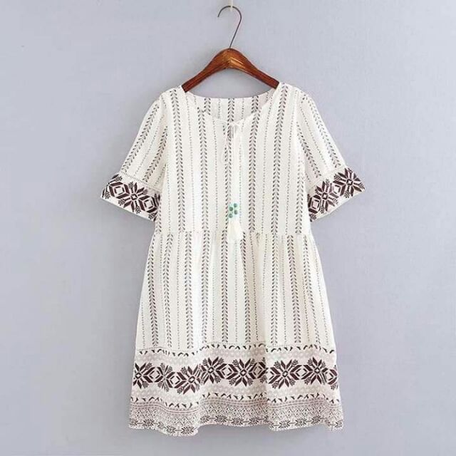 váy họa tiết thổ cẩm