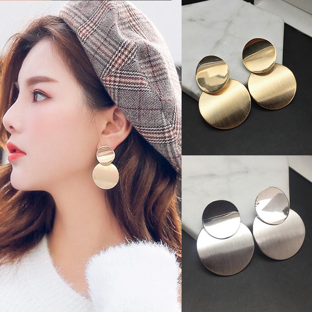 Khuyên tai kim loại hình phụ kiện tạo hình độc đáo