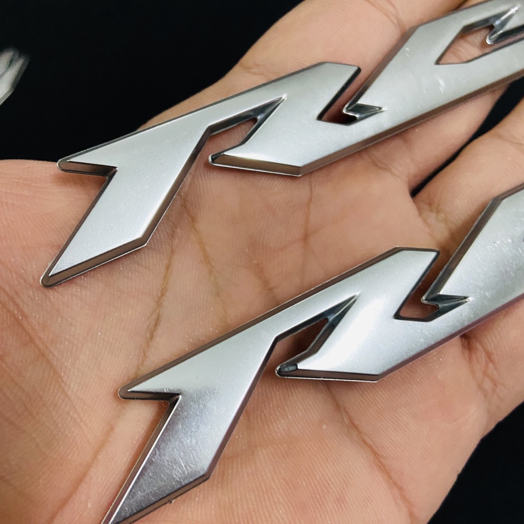 (Đồ chơi giá sỉ) Cặp tem chữ nỗi RC ZIN theo xe gắn các dòng xe SIRIUS, EXCITER, WINNER, VARIO, CLICK, WAVE...