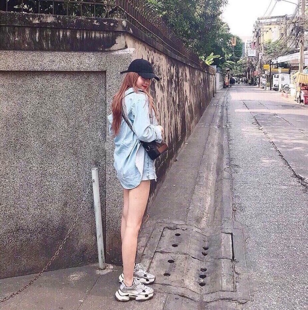 Giày thể thao đế cao