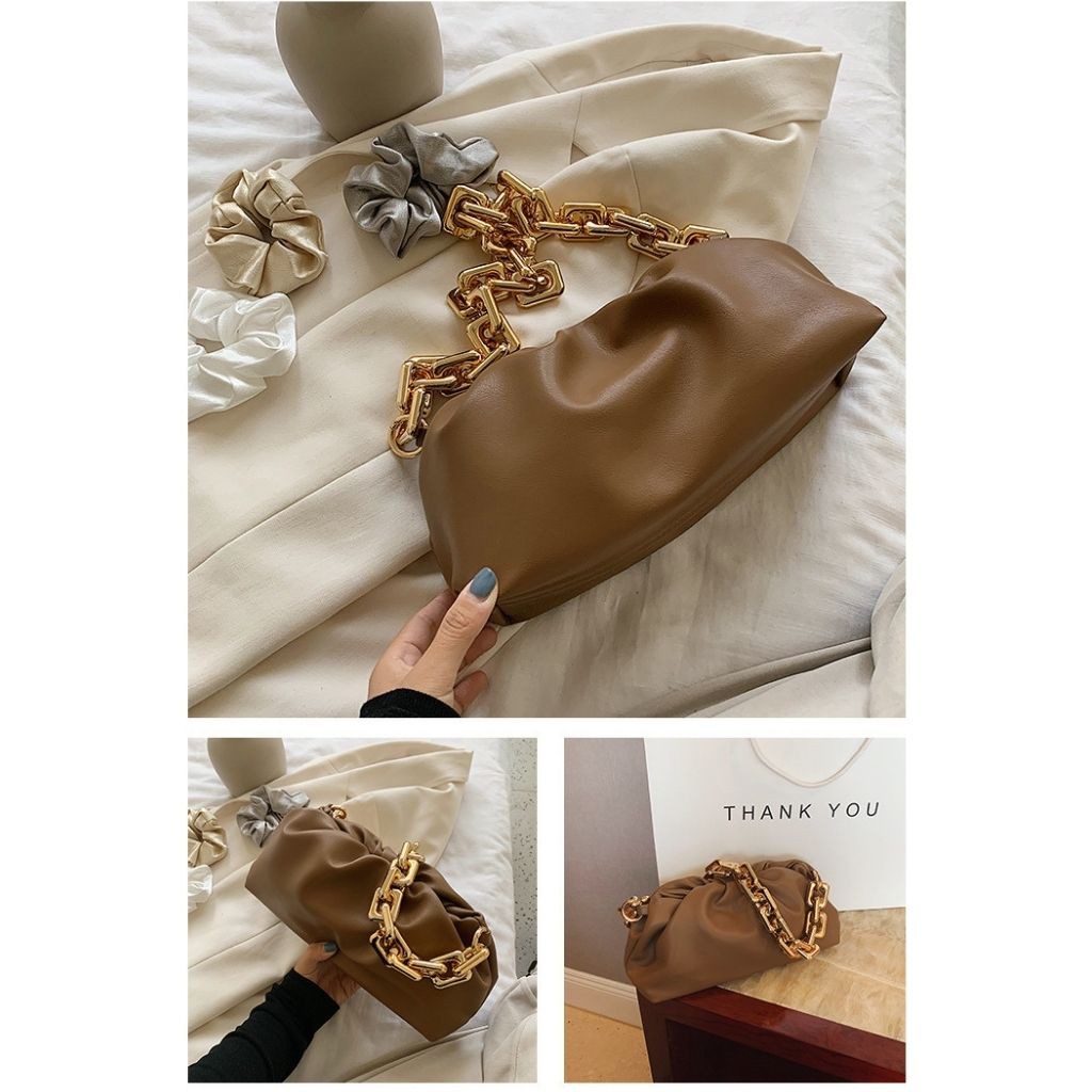 (Cao cấp) Túi kẹp nách nữ xích nhựa áng mây KR 333- Da PU mềm mịn, Dây xích vàng to bản, Size 30, 2 dây đeo- KARA 333 | BigBuy360 - bigbuy360.vn