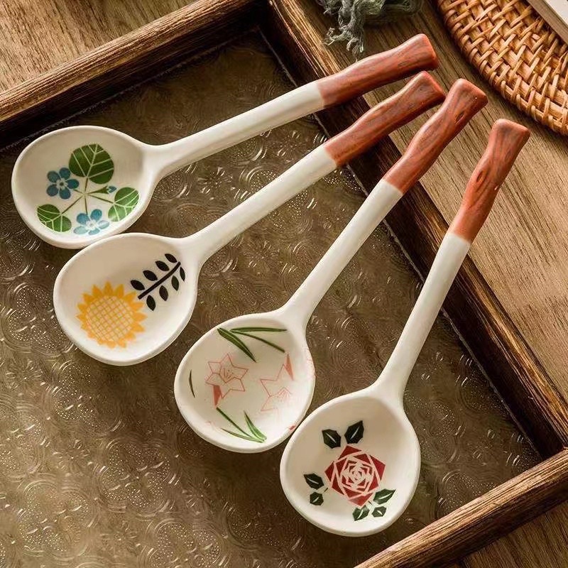Thìa gốm sứ men mờ vẽ hoa