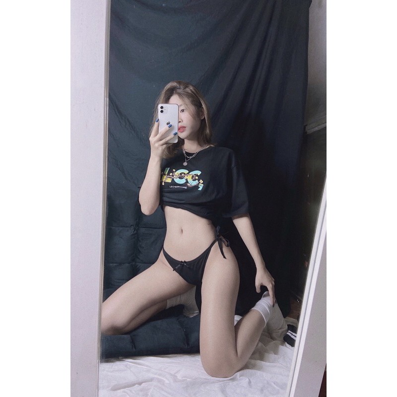 ÁO THUN CHỮ LECHAT HOA MAI MÀU ĐEN