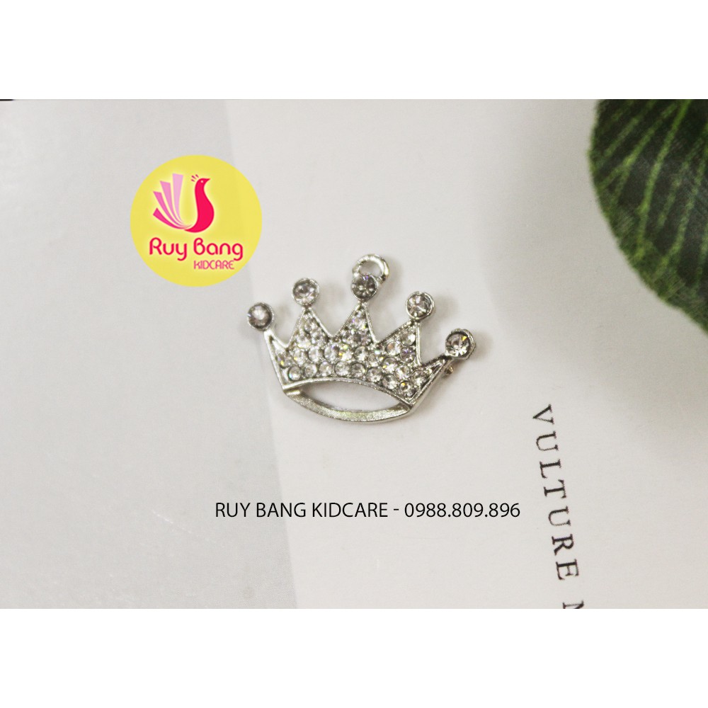 Cành lá kim loại, center đá đính hoa vải handmade