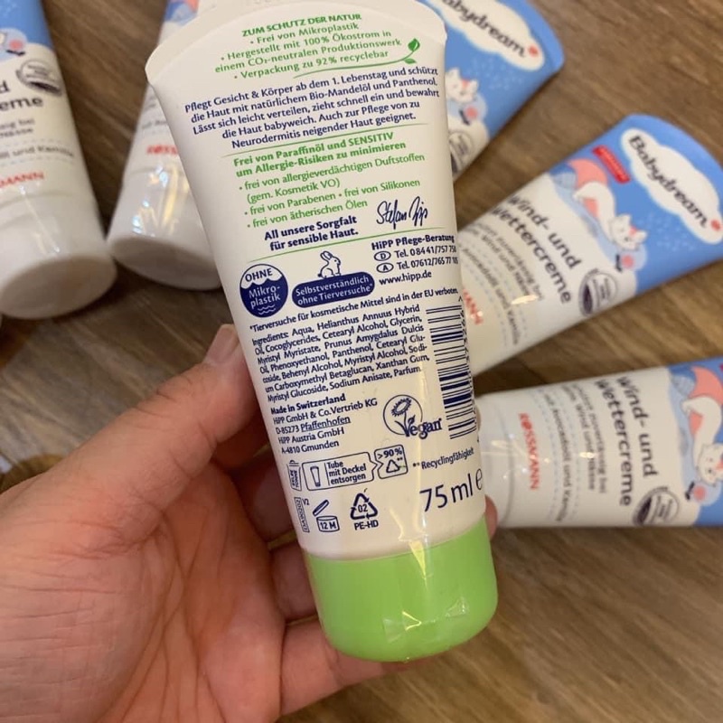 Dưỡng da Hipp cho bé