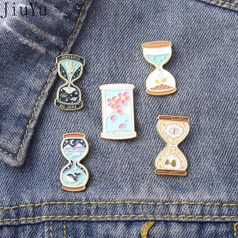 Huy Hiệu Cài Áo Hình Cá Voi / Phi Hành Gia / Hoa Xinh Xắn