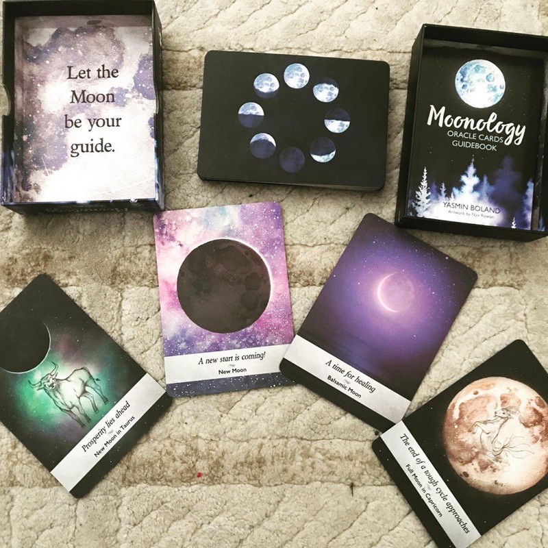 Bài Moonology Oracle Cards
