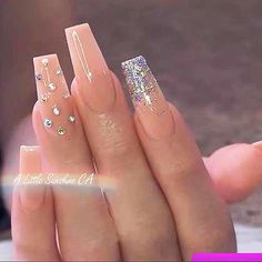 Đá Rắc Móng Siêu Sáng