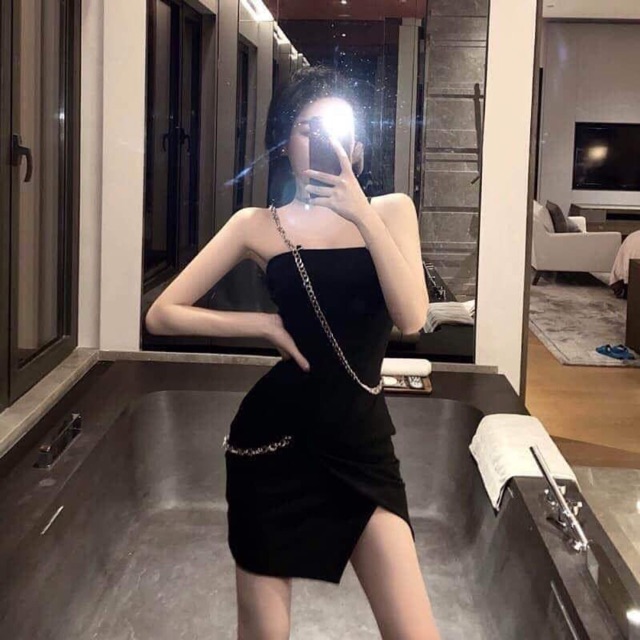 Váy body dây xích