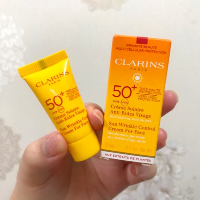 Kem Chống Nắng Cho Da Mặt Clarins Sun Wrinkle Control Cream For Face SPF50+ UVA UVB 5ml