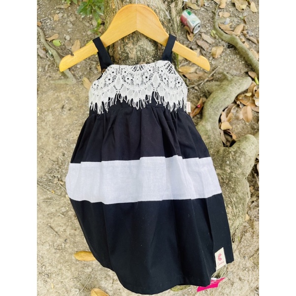 Đầm thô 2 dây phối ren điệu đà cho bé