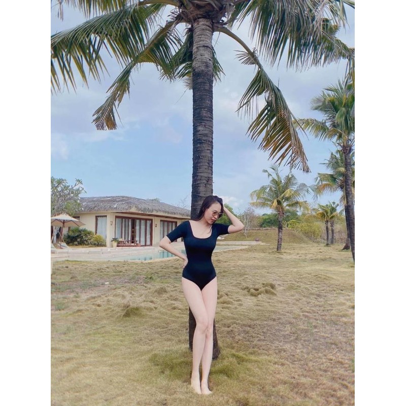 Set bikini liền thân tay ngắn khoét lưng dây ngang đen