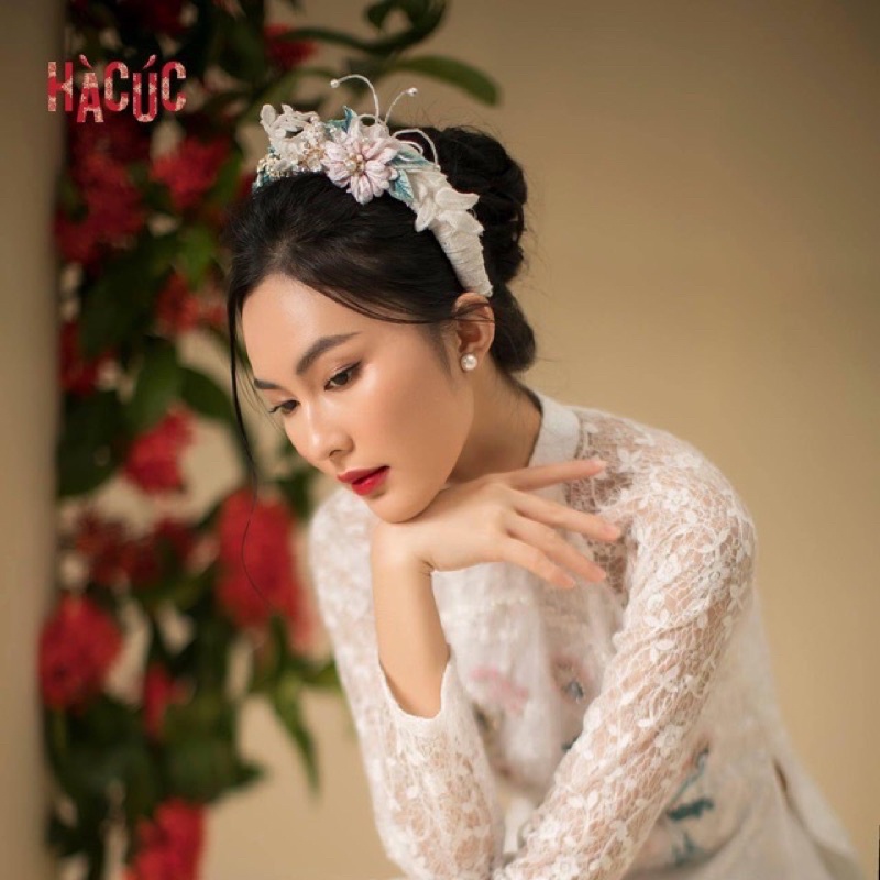 Mấn cô dâu mấn áo dài ren đính hoa lá