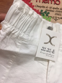 Chân váy xoè trắng