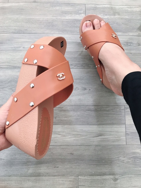 Dép đế xuồng quai chéo cao 7cm