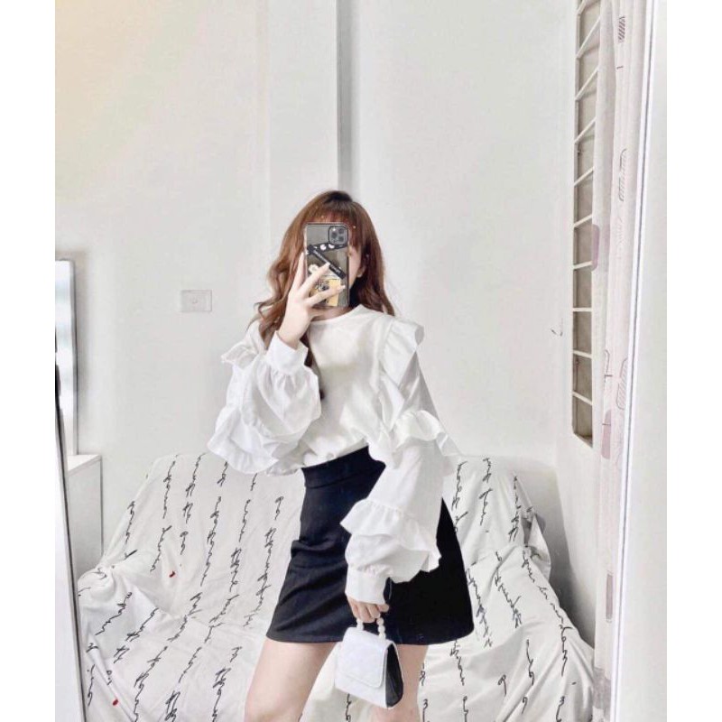 Áo sơ mi bèo trắng, tay dài siêu dễ thương.