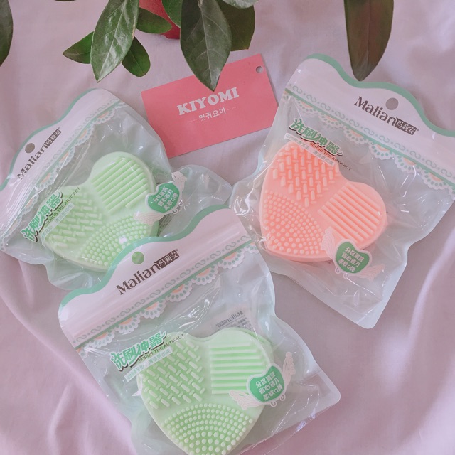 Miếng rửa cọ trang điểm