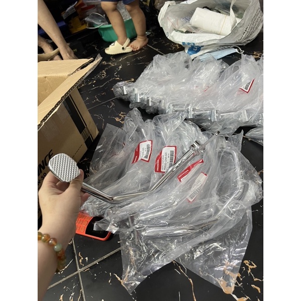 Đạp thắng xi inox gắn xe Dream hàng Zin Honda