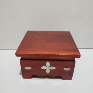 Đế gỗ vuông 14x14x7 cm