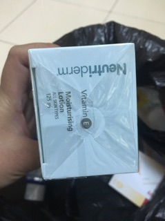 Kem dưỡng da vitamin E Neutriderm