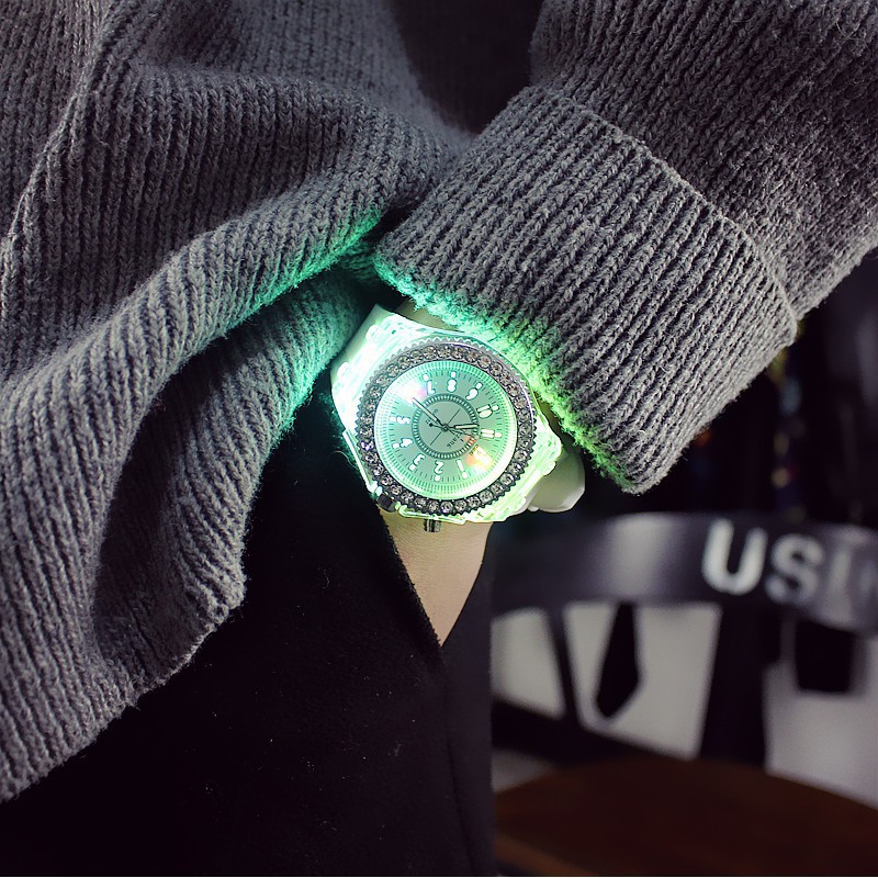 Đồng hồ LED nam nữ phát sáng cực đẹp LD1