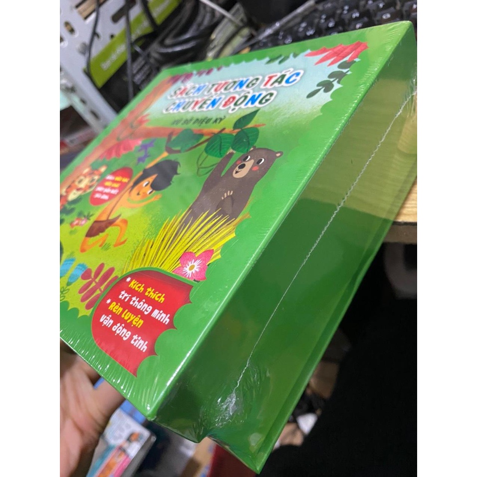 Sách - Sách tương tác chuyển động : Xứ sở diệu kỳ  ( Đinh Tị )