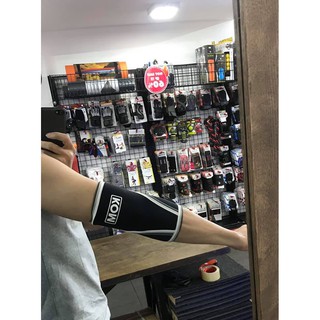 Xỏ khuỷu tay KOM
