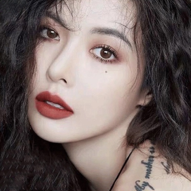 [Hàng mới về] Thỏi son môi trang điểm màu lì không phai màu tiện lợi