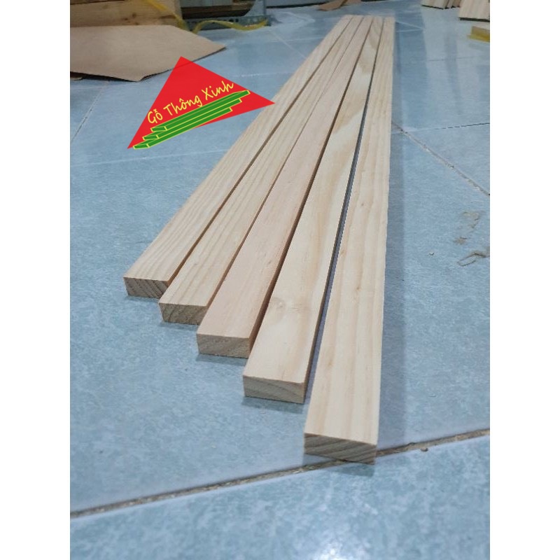 Bó 5 gỗ thông thanh vuông dài 1m, rộng 3cm, dày 1.5cm đã tuyển chọn bào đẹp 4 mặt, rất phù hợp làm nẹp, đóng thùng gỗ