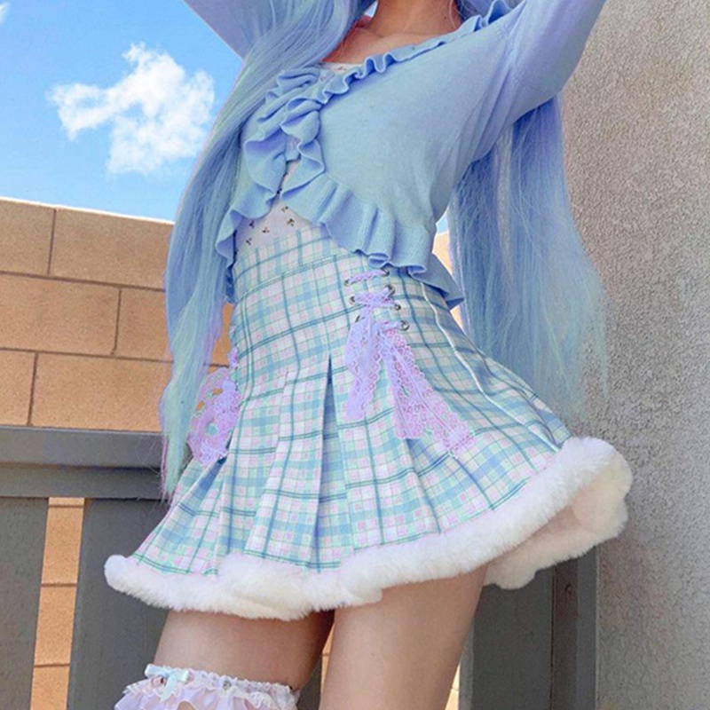 Chân váy xếp li họa tiết caro phong cách Lolita