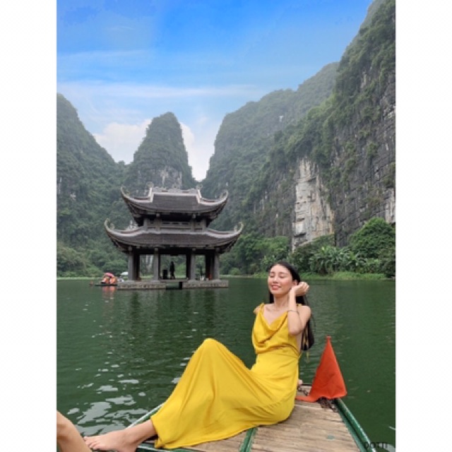 ANH THAT- ĐẦM MAXI CỔ ĐỔ HARA hai dây chất lụa lở lưng ( hàng thiết kế)