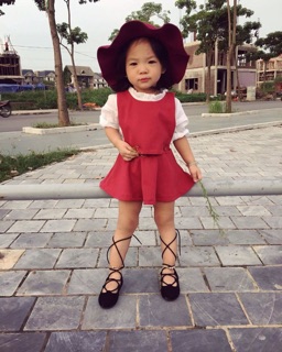 Set áo và váy yếm