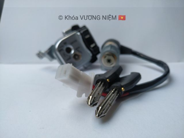 Khóa máy xe Airblade  chìa 8 cạnh chống trộm cao cấp