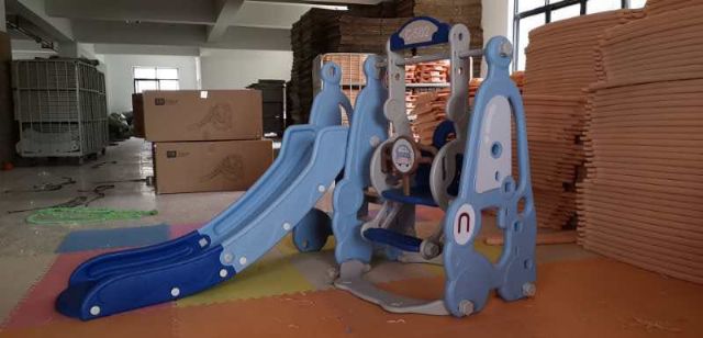 Cầu Trượt Xích Đu Nhựa Nguyên Sinh Không Mùi